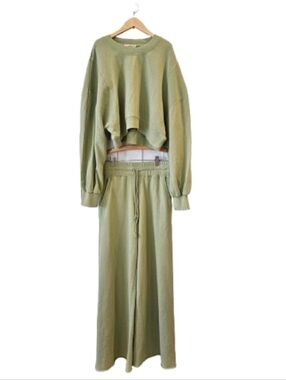 Labiz Green Lounge Set Cropped Sweatshirt Wide Leg Pants Aritzia Style Size S